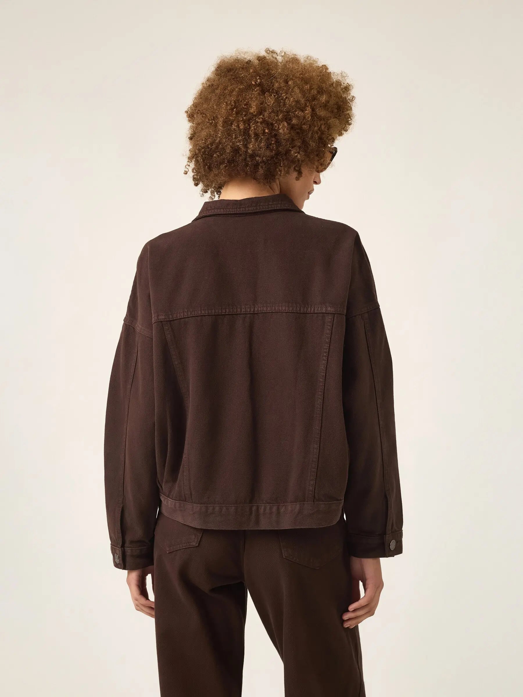 Jaqueta Jeans Oversized Andiroba Marrom Escuro