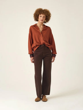 Calça Jeans Reta Araçá Marrom Escuro