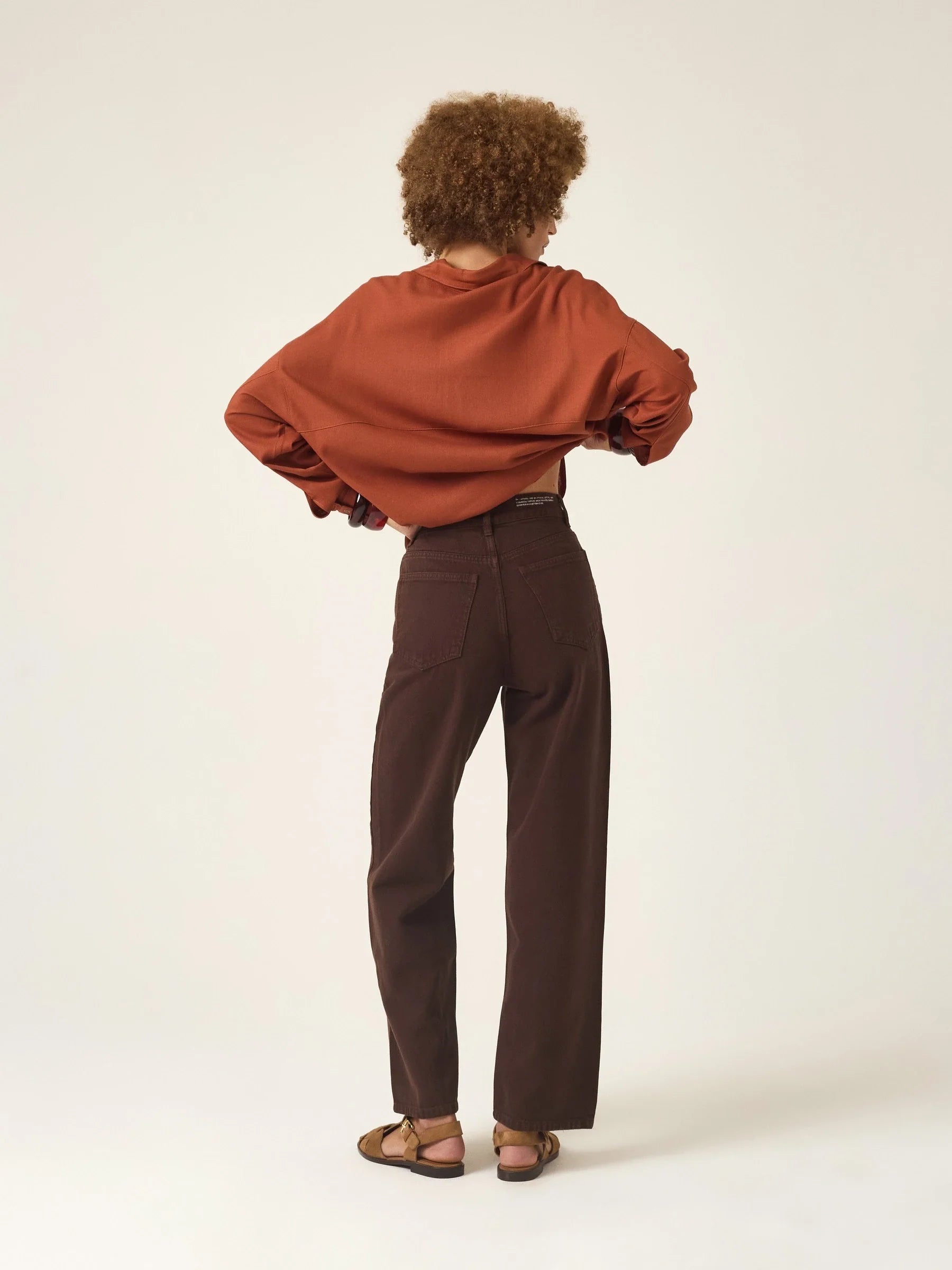 Calça Jeans Reta Araçá Marrom Escuro